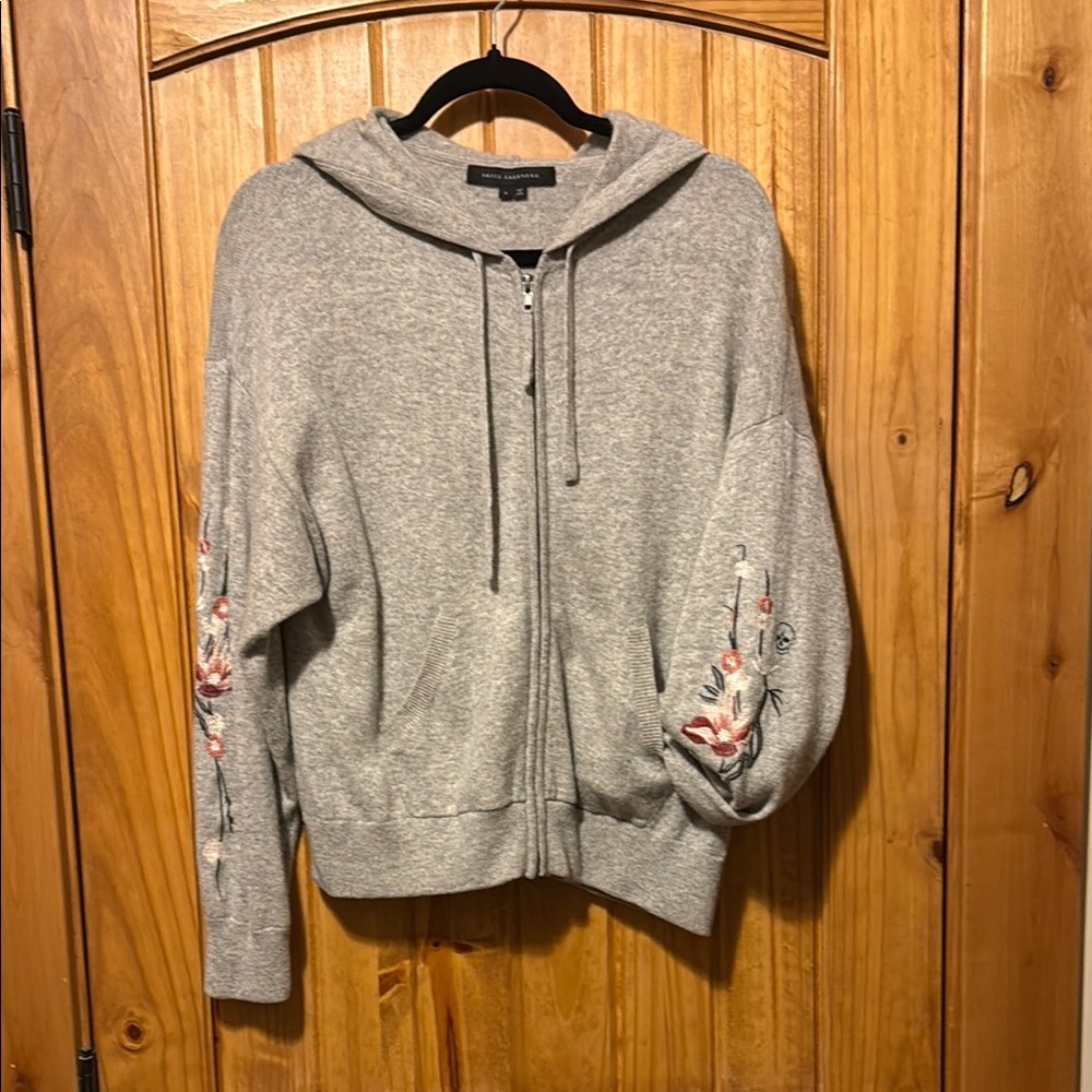 Gray Embroidered Hoodie super soft 100% cashmere size small